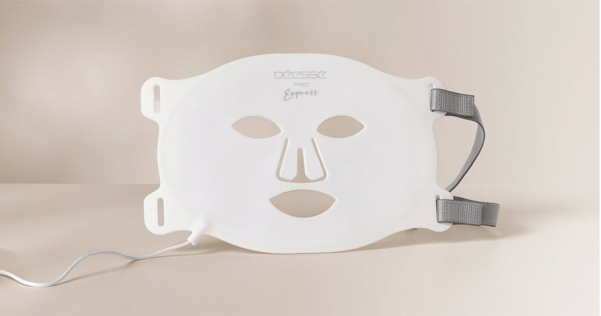 Can LED Light Therapy Help With Breakouts? – Déesse PRO